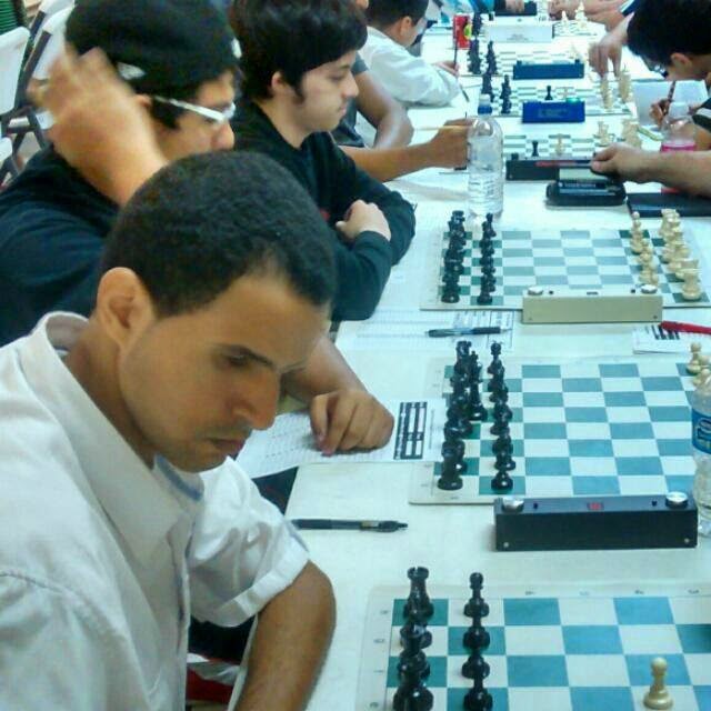 Playing a tournament round